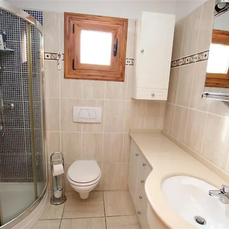 Cactus's House, 150 M Beach, 1 Bdr, 4 Guests, Wifi, Netflix, Apartment *